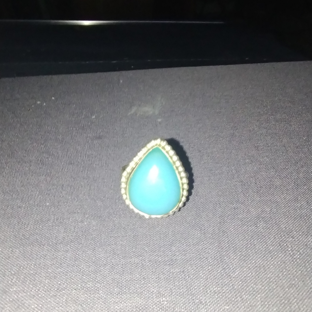 🦋🏵️🦋Turquoise Stone Silver Plated Ring